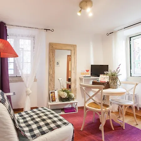 Feels Like - Alfama Cozy Flat شقة *